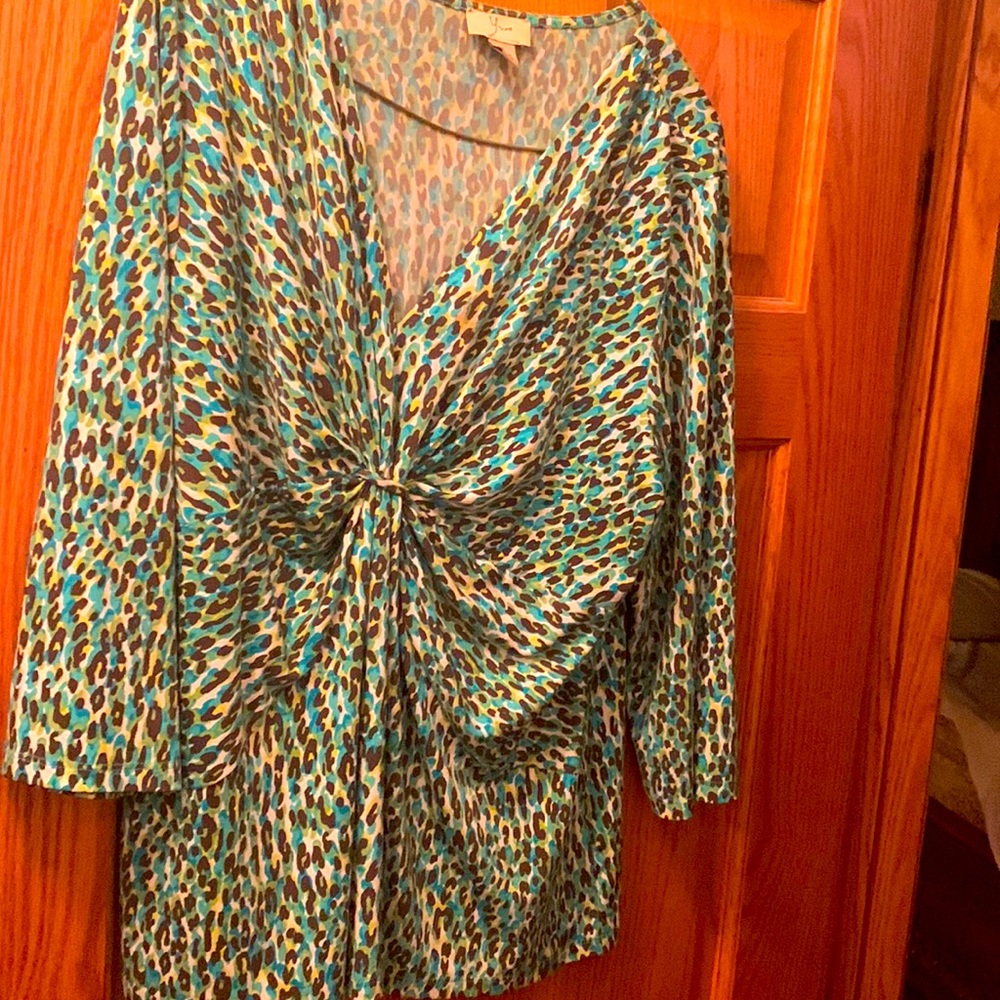 Yvos 3/4 sleeve top.